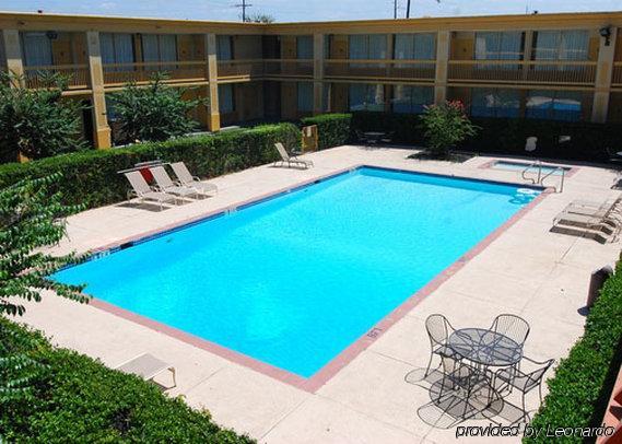 Hotel Elev8 Конро Екстериор снимка